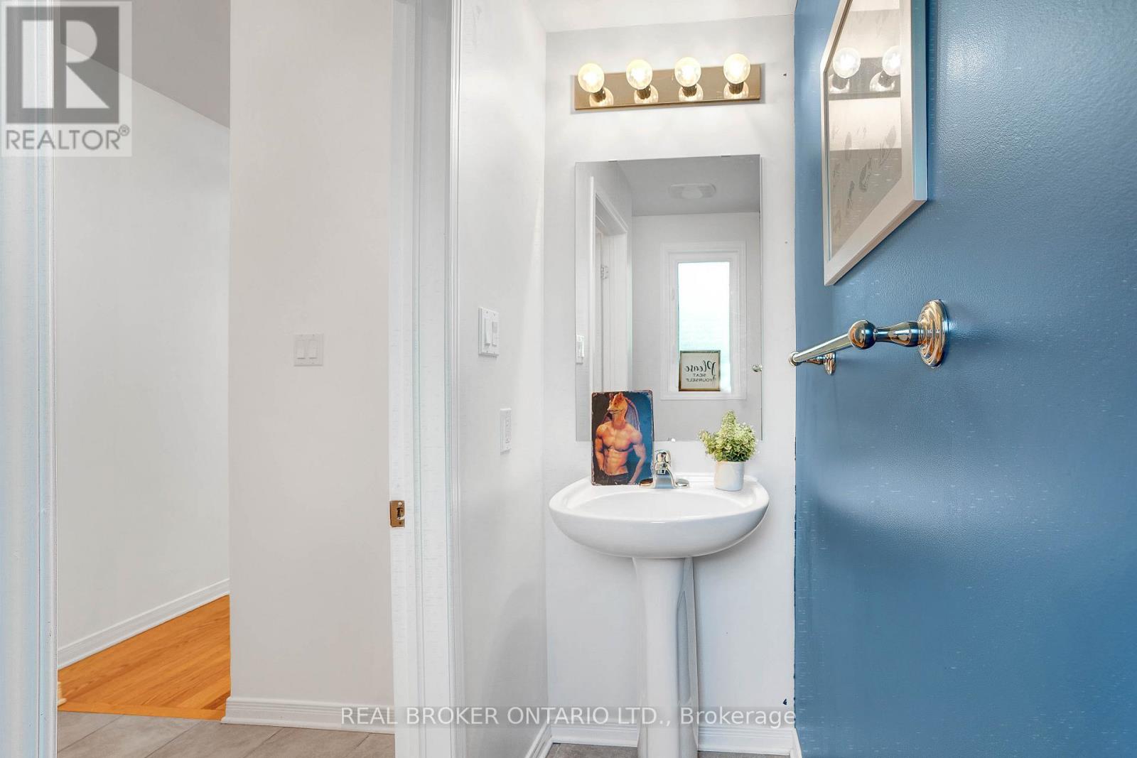 292 London Terrace, Ottawa, Ontario  K1K 4T2 - Photo 3 - X13497734