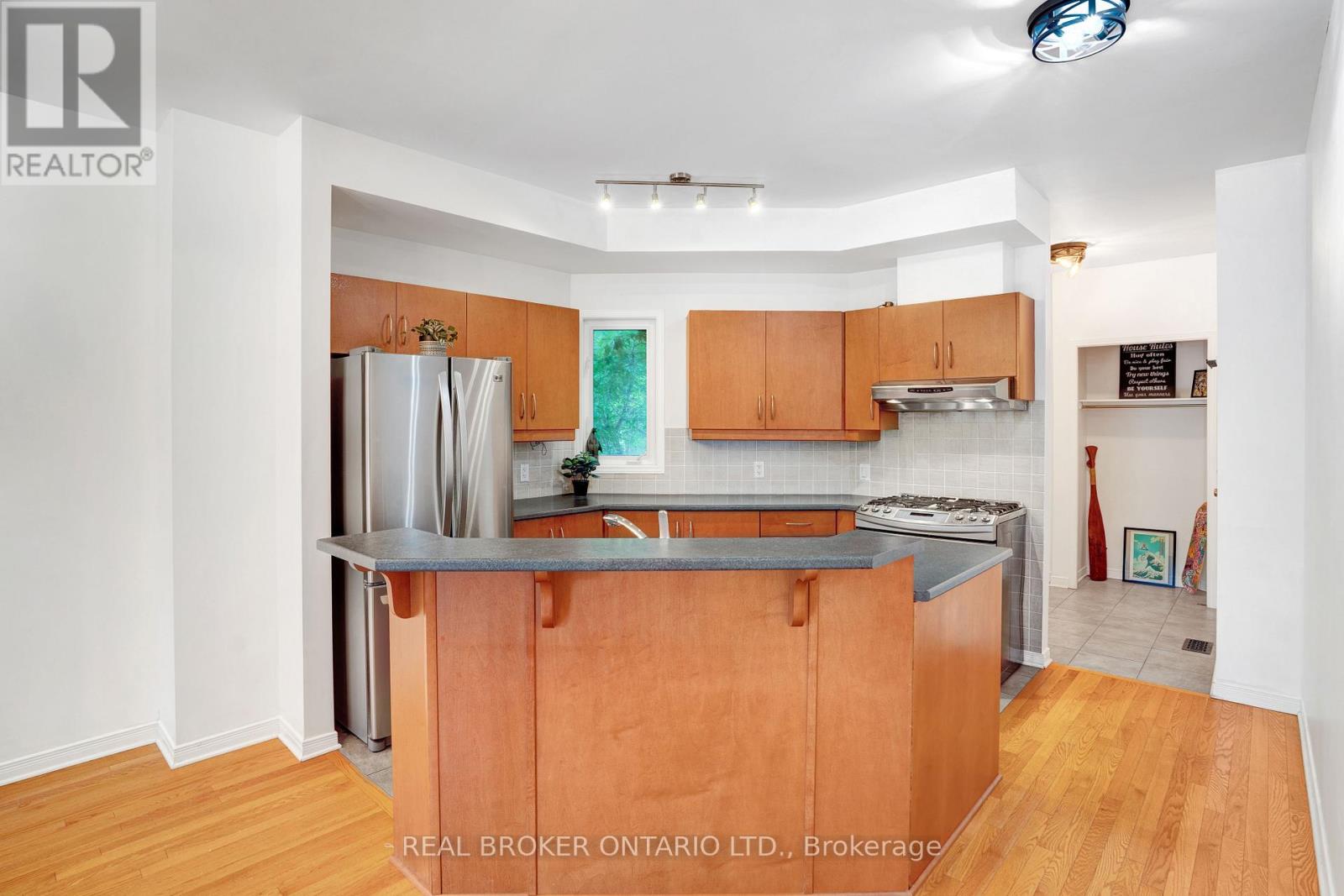 292 London Terrace, Ottawa, Ontario  K1K 4T2 - Photo 5 - X13497734