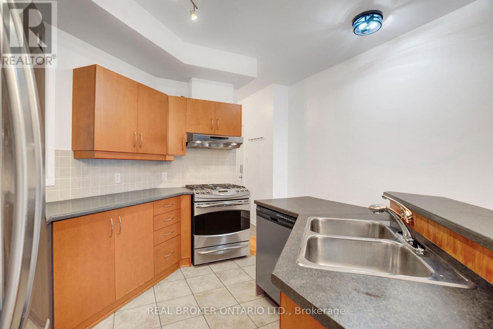 292 London Terrace, Ottawa, Ontario  K1K 4T2 - Photo 7 - X13497734