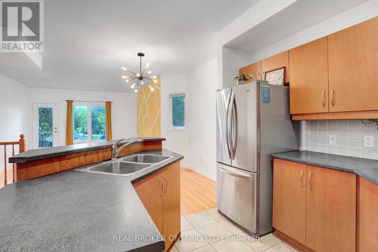 292 London Terrace, Ottawa, Ontario  K1K 4T2 - Photo 8 - X13497734