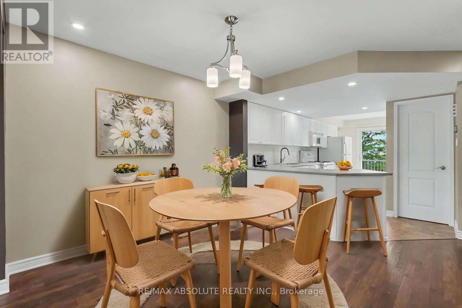 294 Cresthaven Drive, Ottawa, Ontario  K2G 6W4 - Photo 4 - X13497878