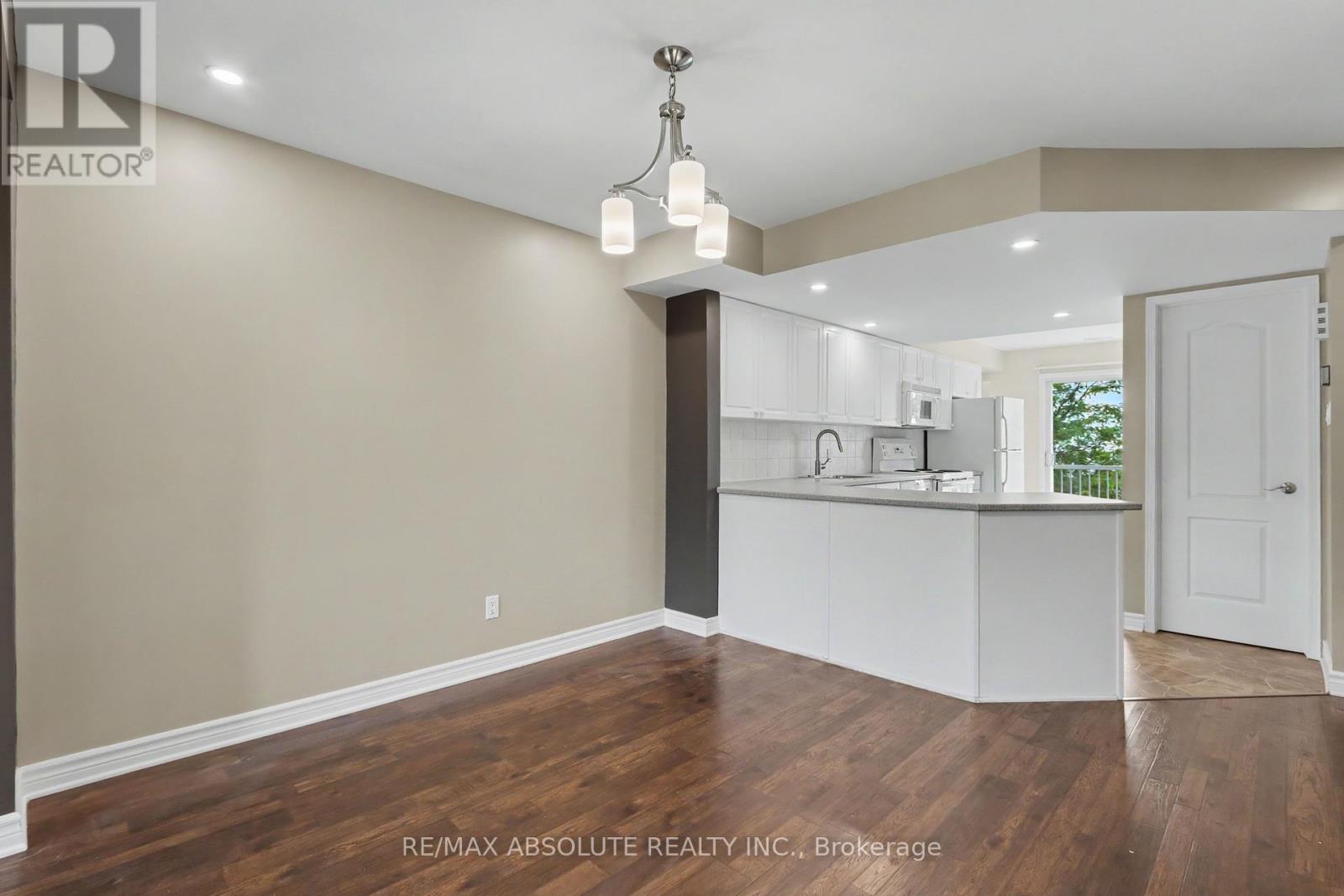 294 Cresthaven Drive, Ottawa, Ontario  K2G 6W4 - Photo 5 - X13497878
