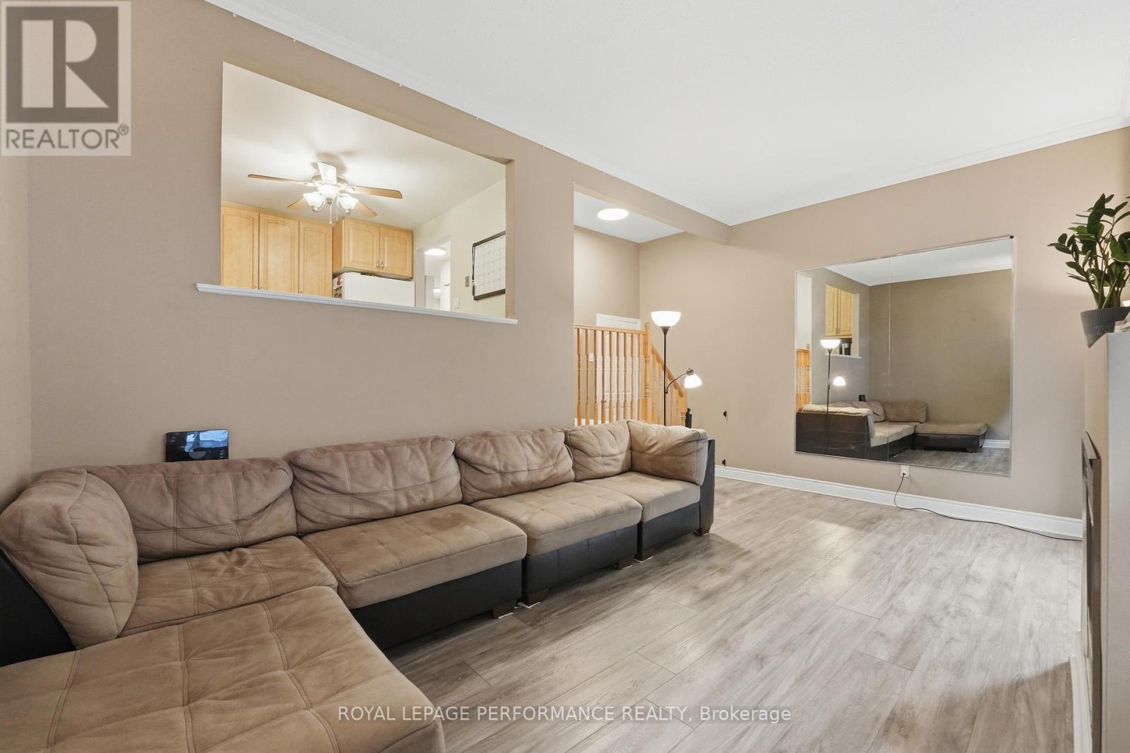 2208 Orient Park Drive, Ottawa, Ontario  K1B 4W2 - Photo 15 - X13497994