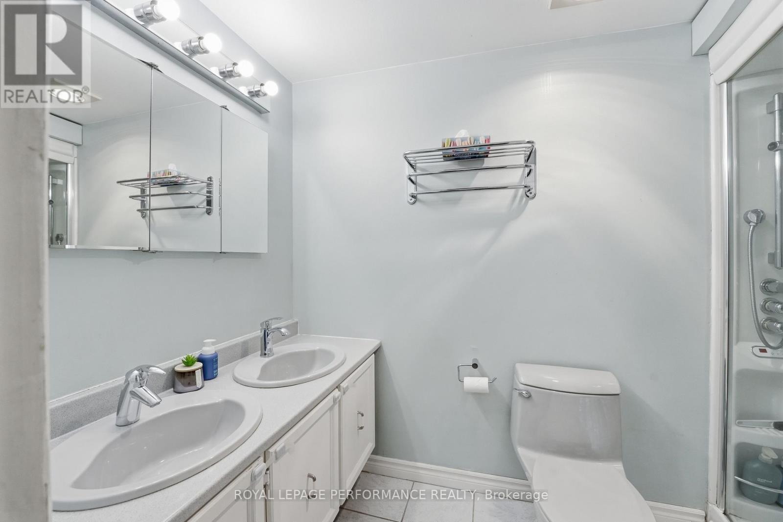 2208 Orient Park Drive, Ottawa, Ontario  K1B 4W2 - Photo 23 - X13497994