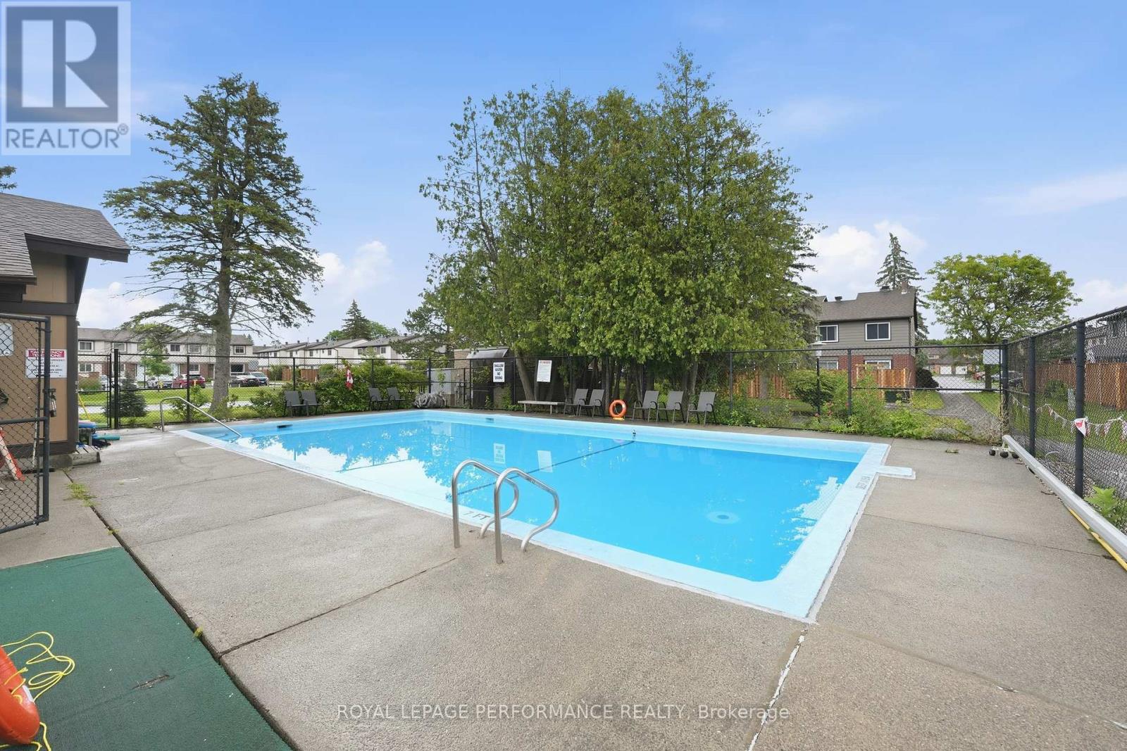 2208 Orient Park Drive, Ottawa, Ontario  K1B 4W2 - Photo 34 - X13497994