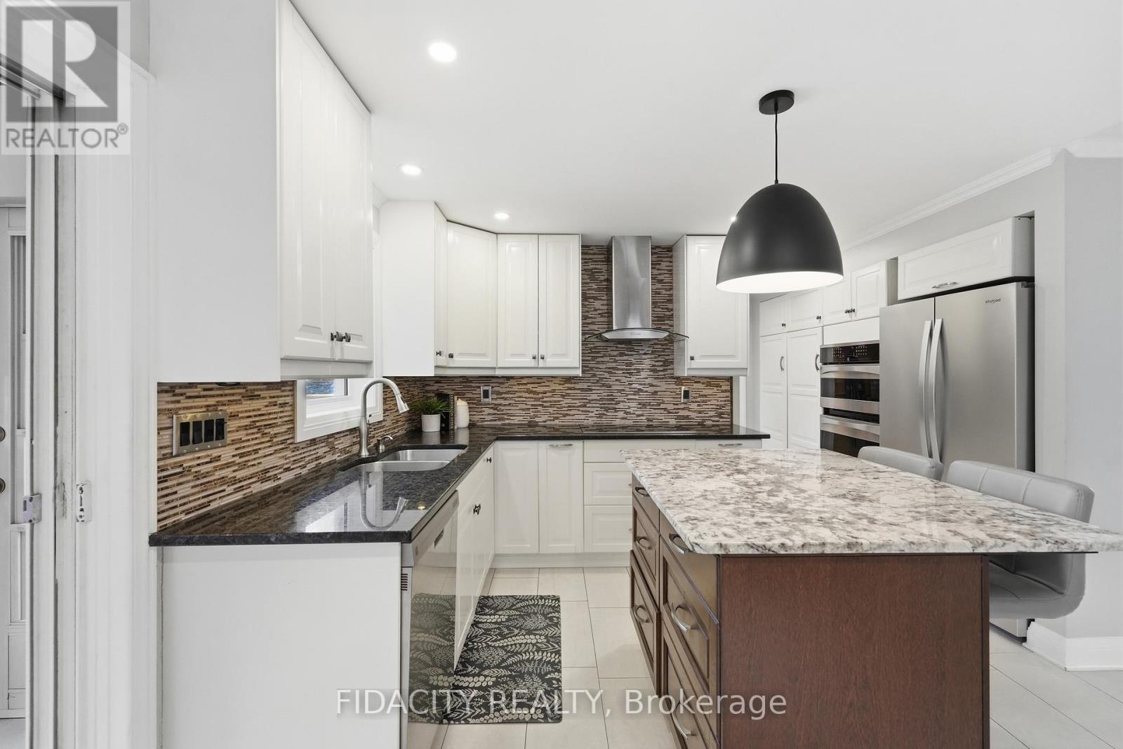 13 Poole Creek Crescent, Ottawa, Ontario  K2S 1T6 - Photo 15 - X13498030