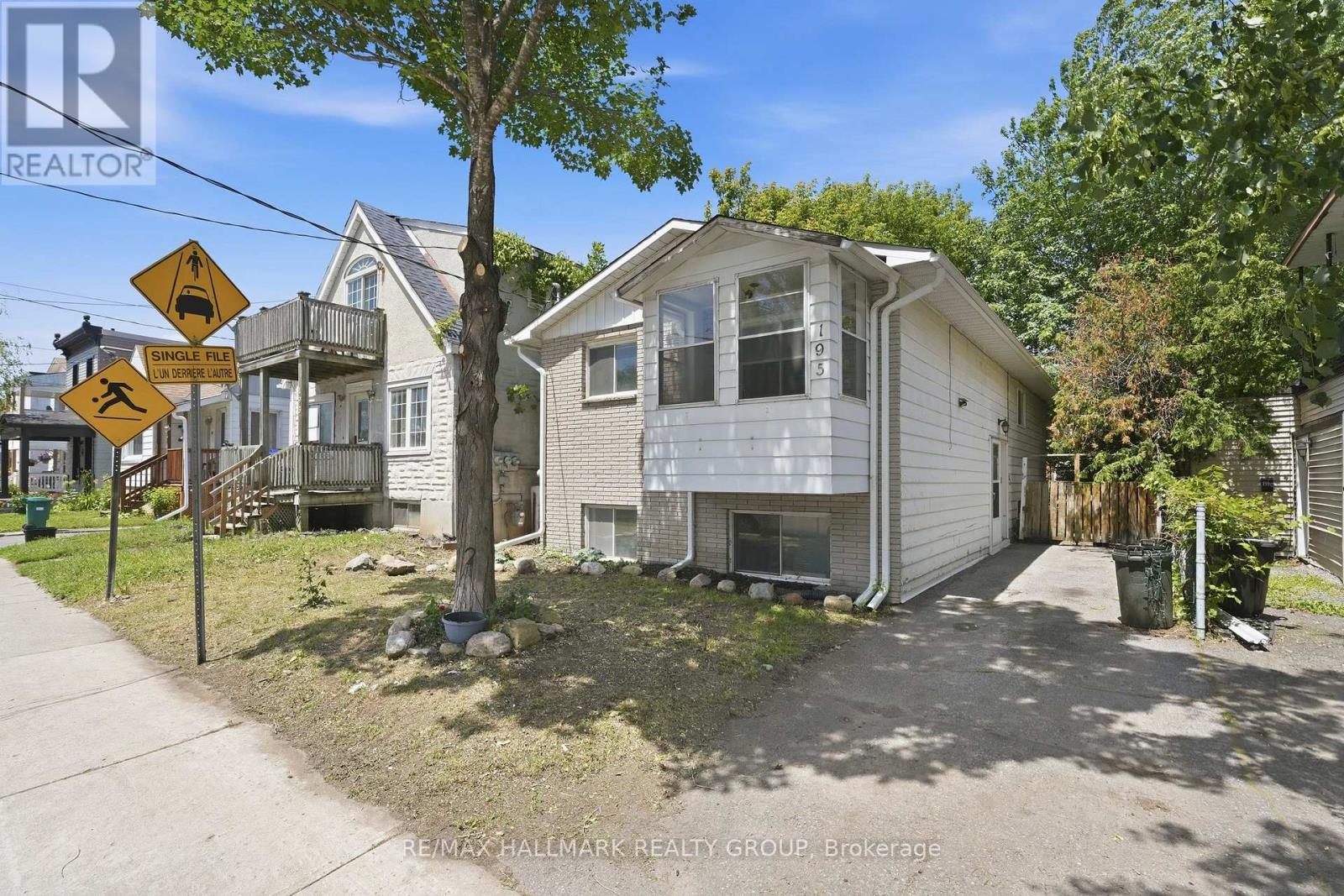 195 DESCHAMPS AVENUE, Ottawa, Ontario