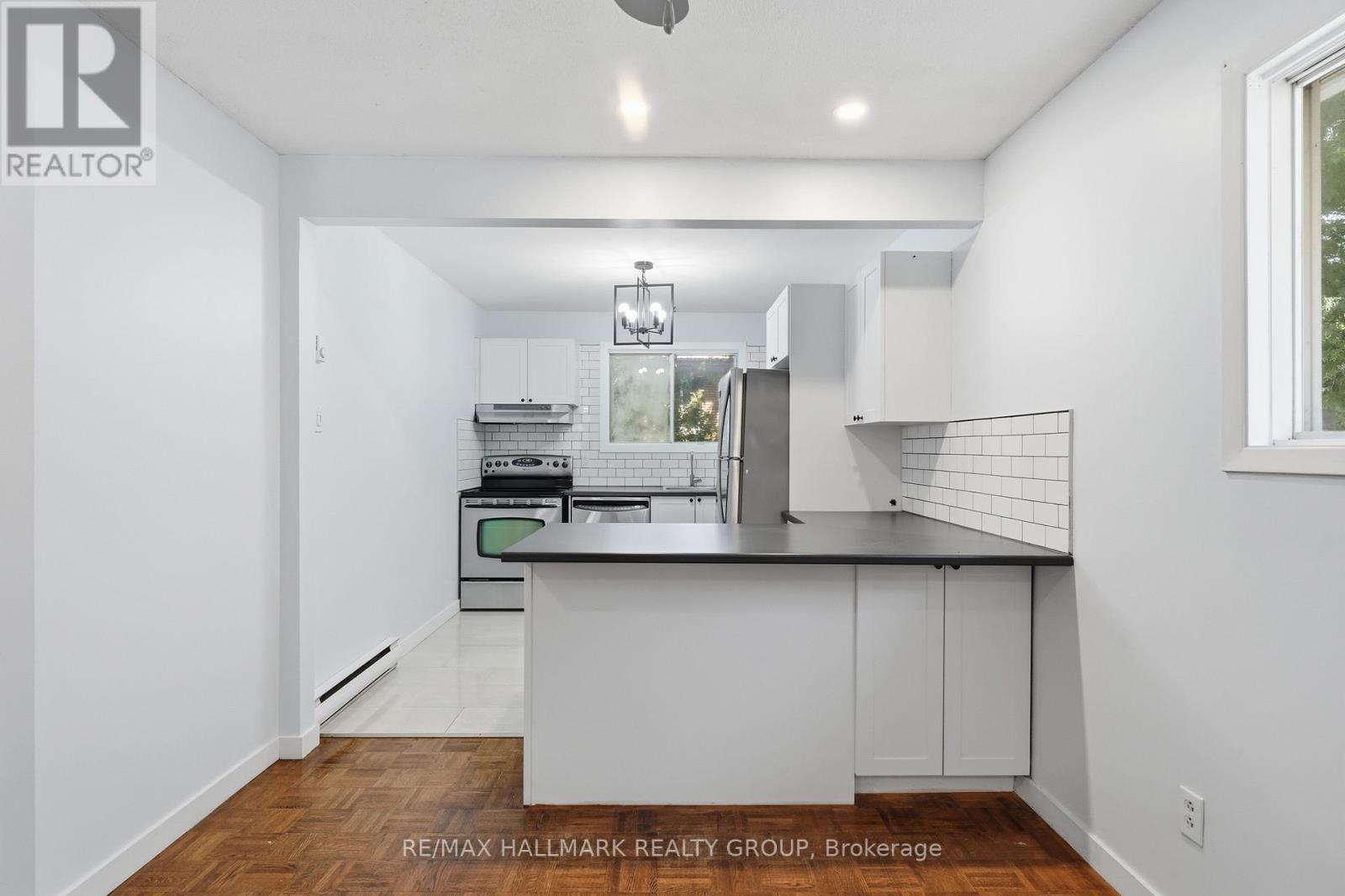 195 Deschamps Avenue, Ottawa, Ontario  K1L 5Z3 - Photo 5 - X13498168
