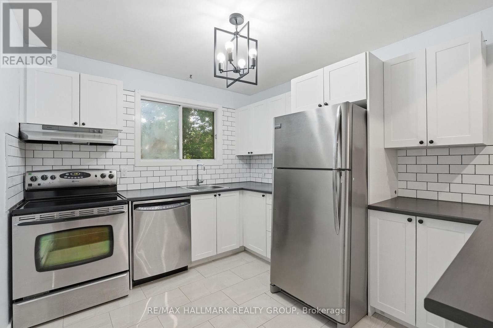 195 Deschamps Avenue, Ottawa, Ontario  K1L 5Z3 - Photo 6 - X13498168