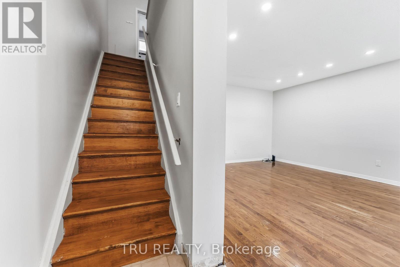 950 Meadowlands Drive, Ottawa, Ontario  K2C 0K3 - Photo 10 - X13498228