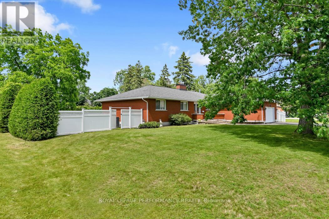 23 Elma Street, Ottawa, Ontario  K1T 3W8 - Photo 3 - X13498308