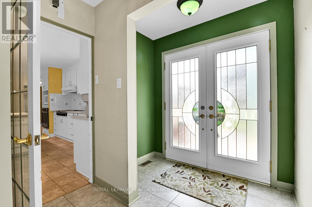 23 Elma Street, Ottawa, Ontario  K1T 3W8 - Photo 5 - X13498308