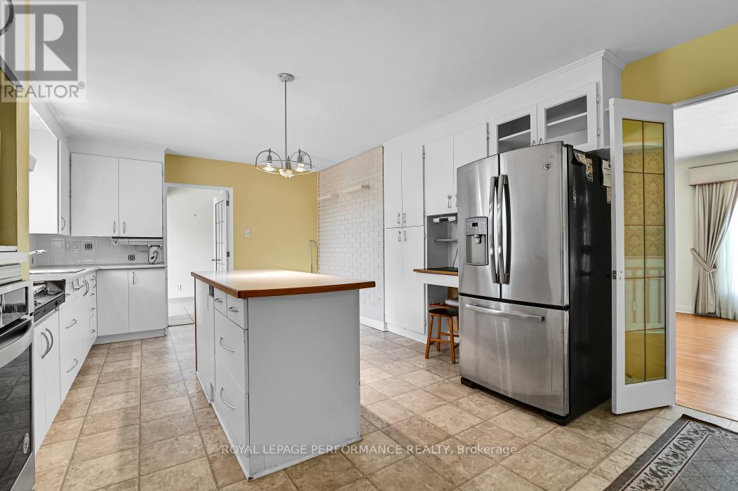23 Elma Street, Ottawa, Ontario  K1T 3W8 - Photo 8 - X13498308
