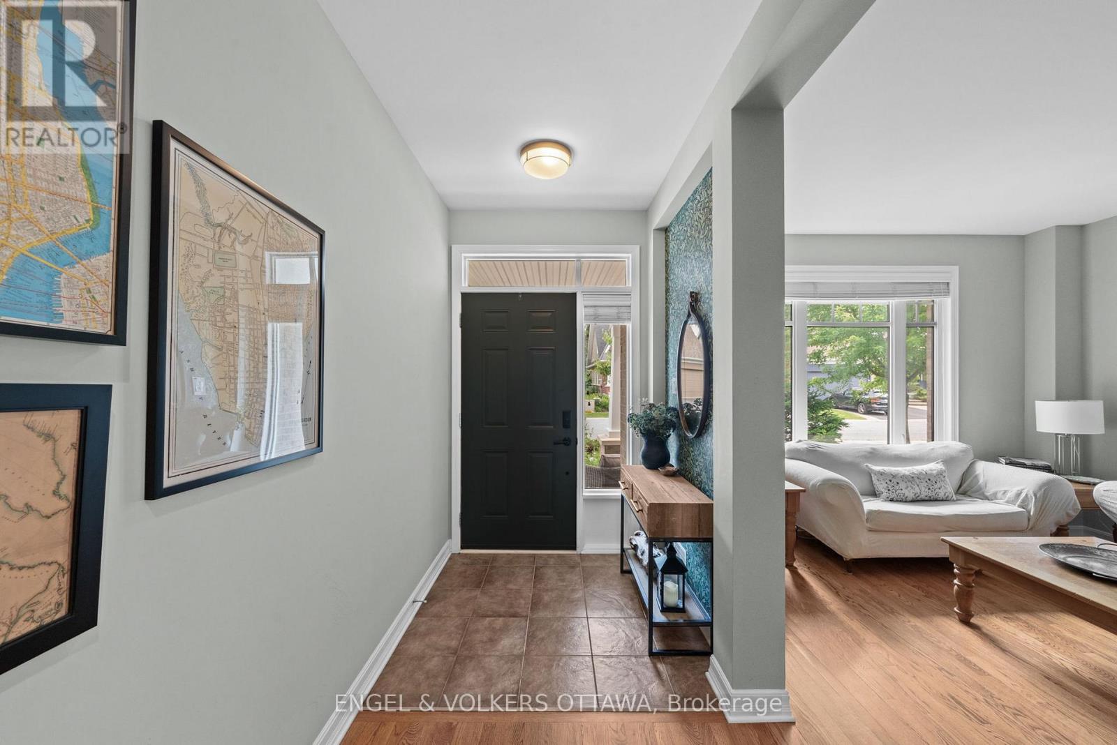 564 Erinwoods Circle, Ottawa, Ontario  K2J 5M8 - Photo 3 - X13498346
