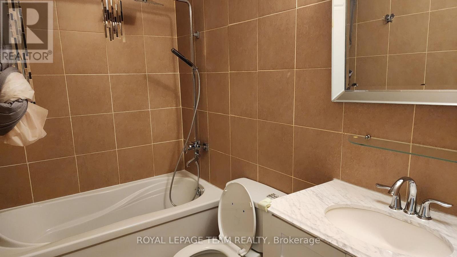 1013 Cadboro Road, Ottawa, Ontario  K1J 8C8 - Photo 19 - X13498408