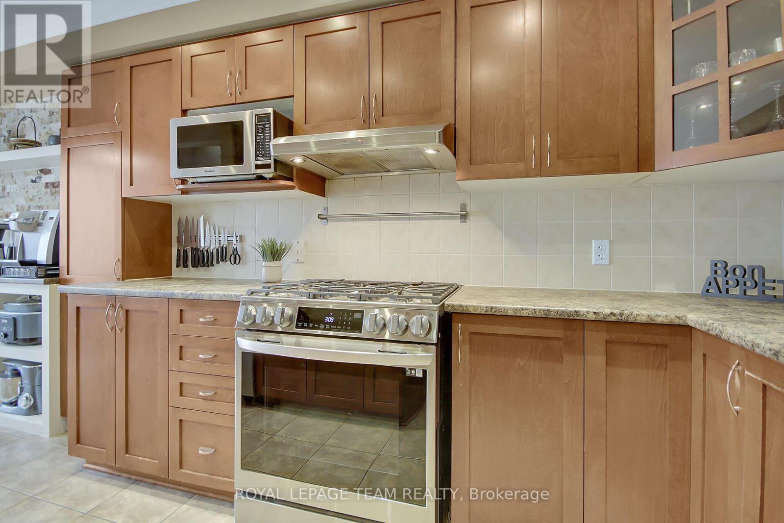 2136 Bergamot Circle, Ottawa, Ontario  K4A 4R4 - Photo 15 - X13498536