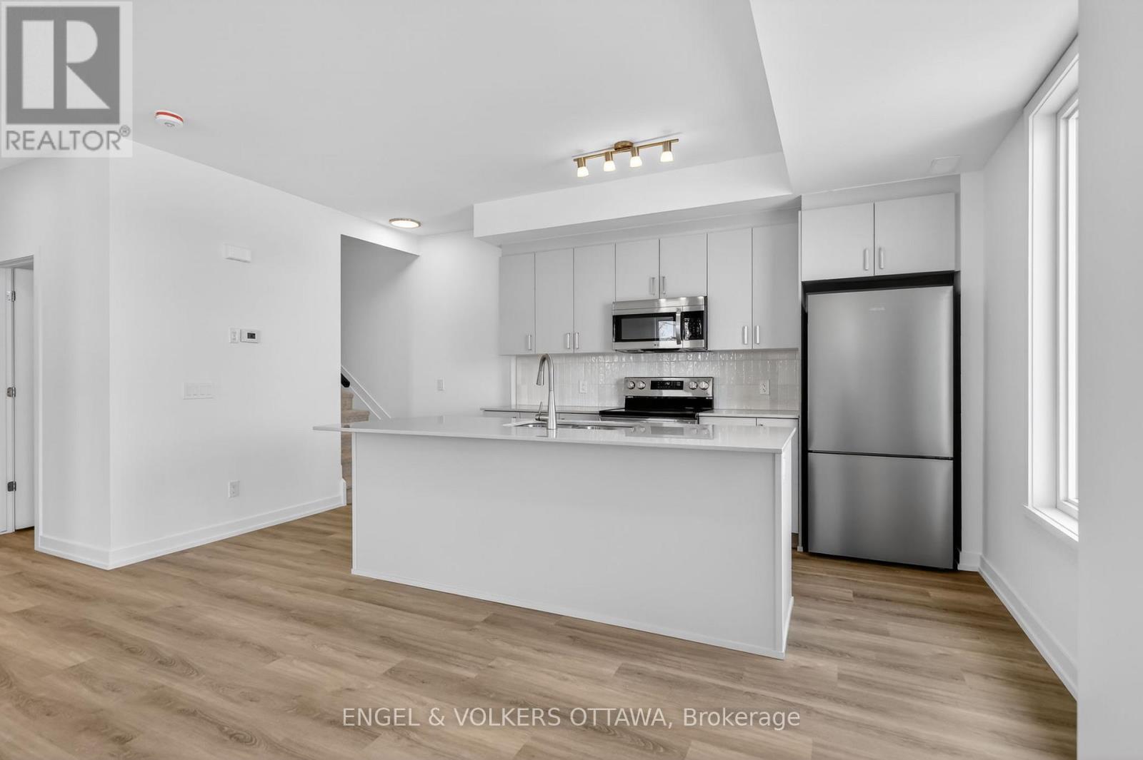 120 Stardust Private, Ottawa, Ontario  K1T 3W6 - Photo 10 - X13498616