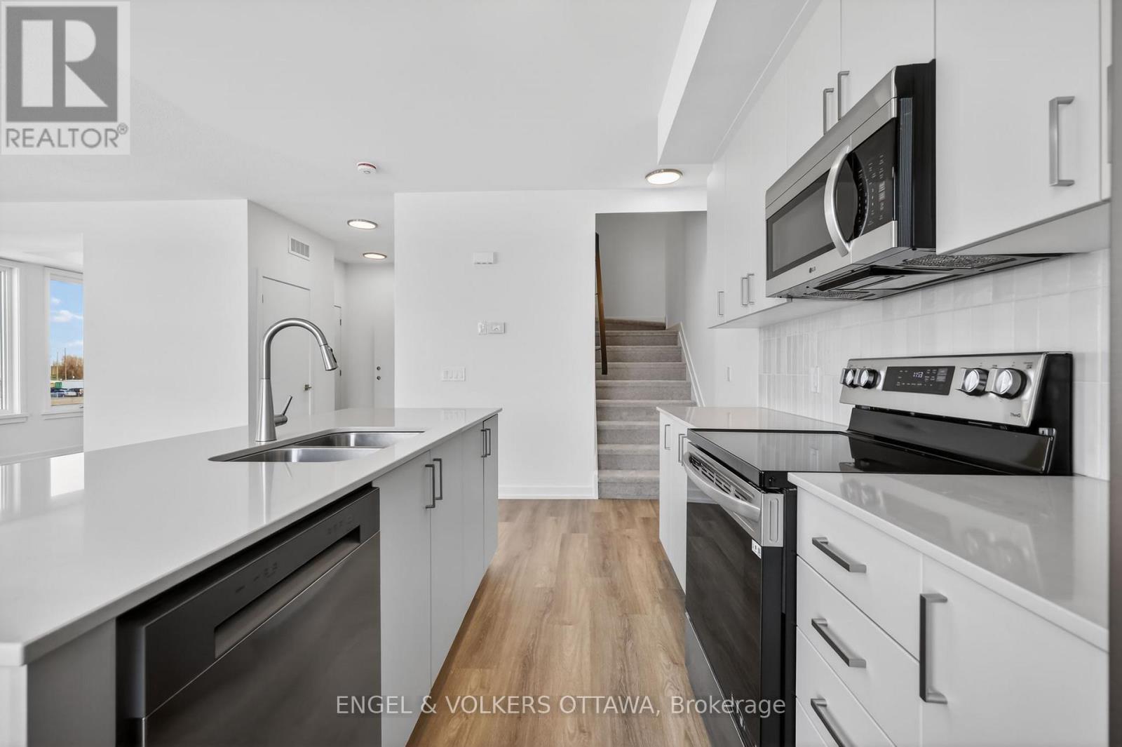 120 Stardust Private, Ottawa, Ontario  K1T 3W6 - Photo 12 - X13498616