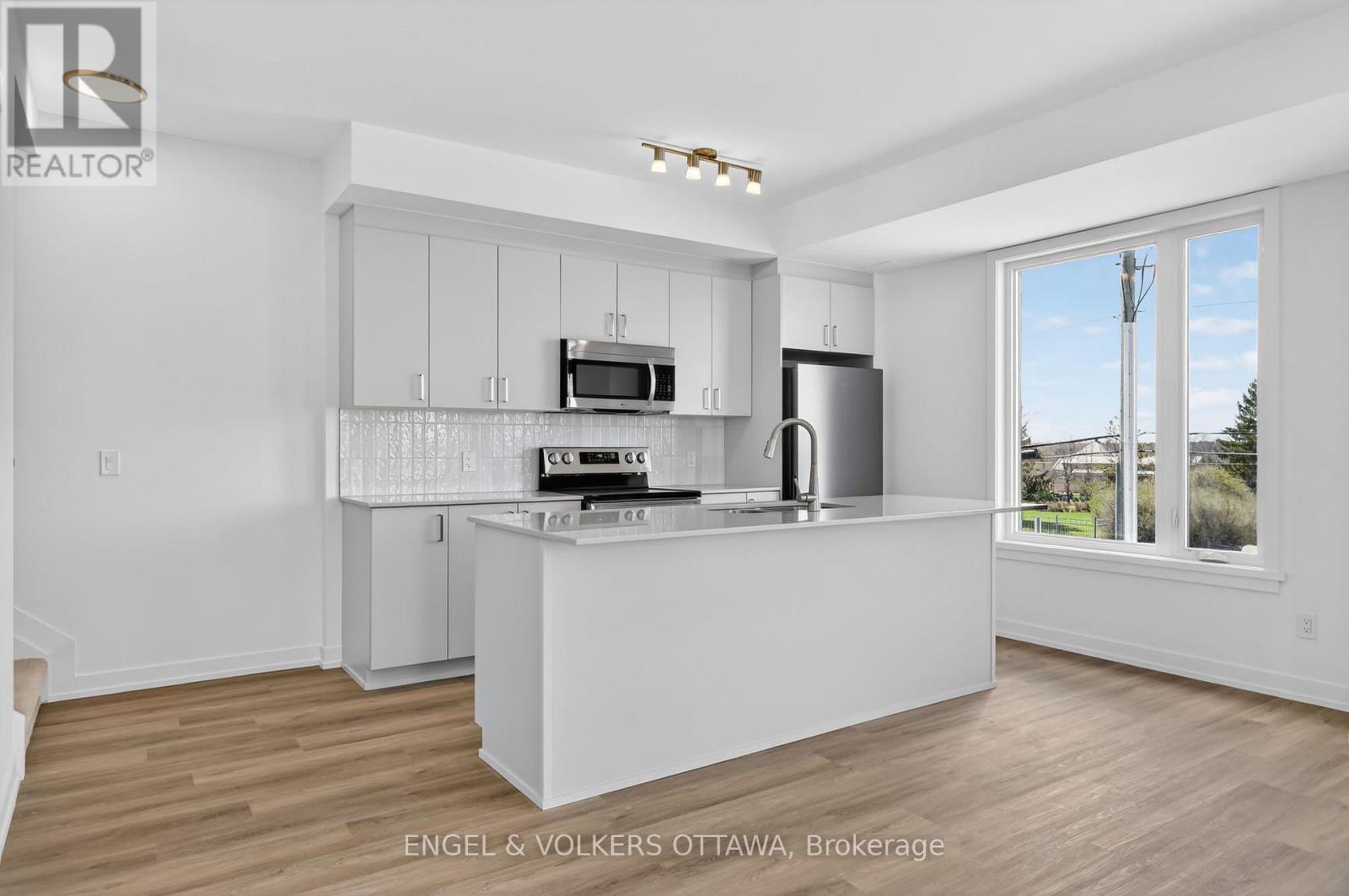 120 Stardust Private, Ottawa, Ontario  K1T 3W6 - Photo 8 - X13498616