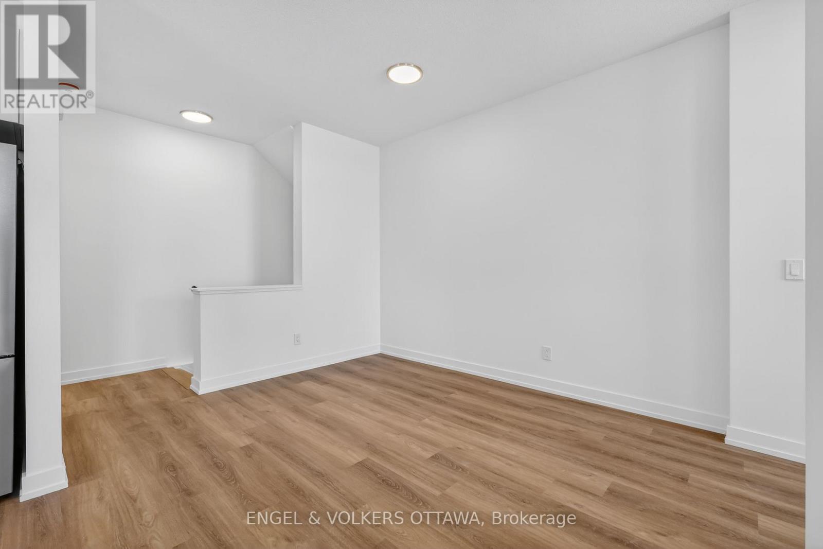 122 Stardust Private, Ottawa, Ontario  K1T 3W6 - Photo 18 - X13498634