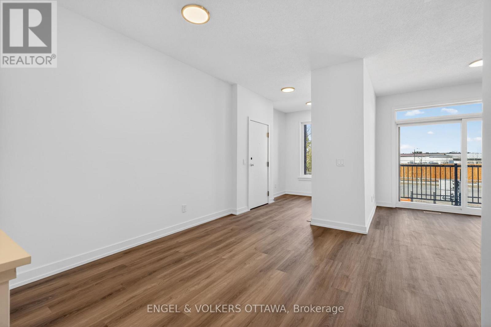 122 Stardust Private, Ottawa, Ontario  K1T 3W6 - Photo 3 - X13498634