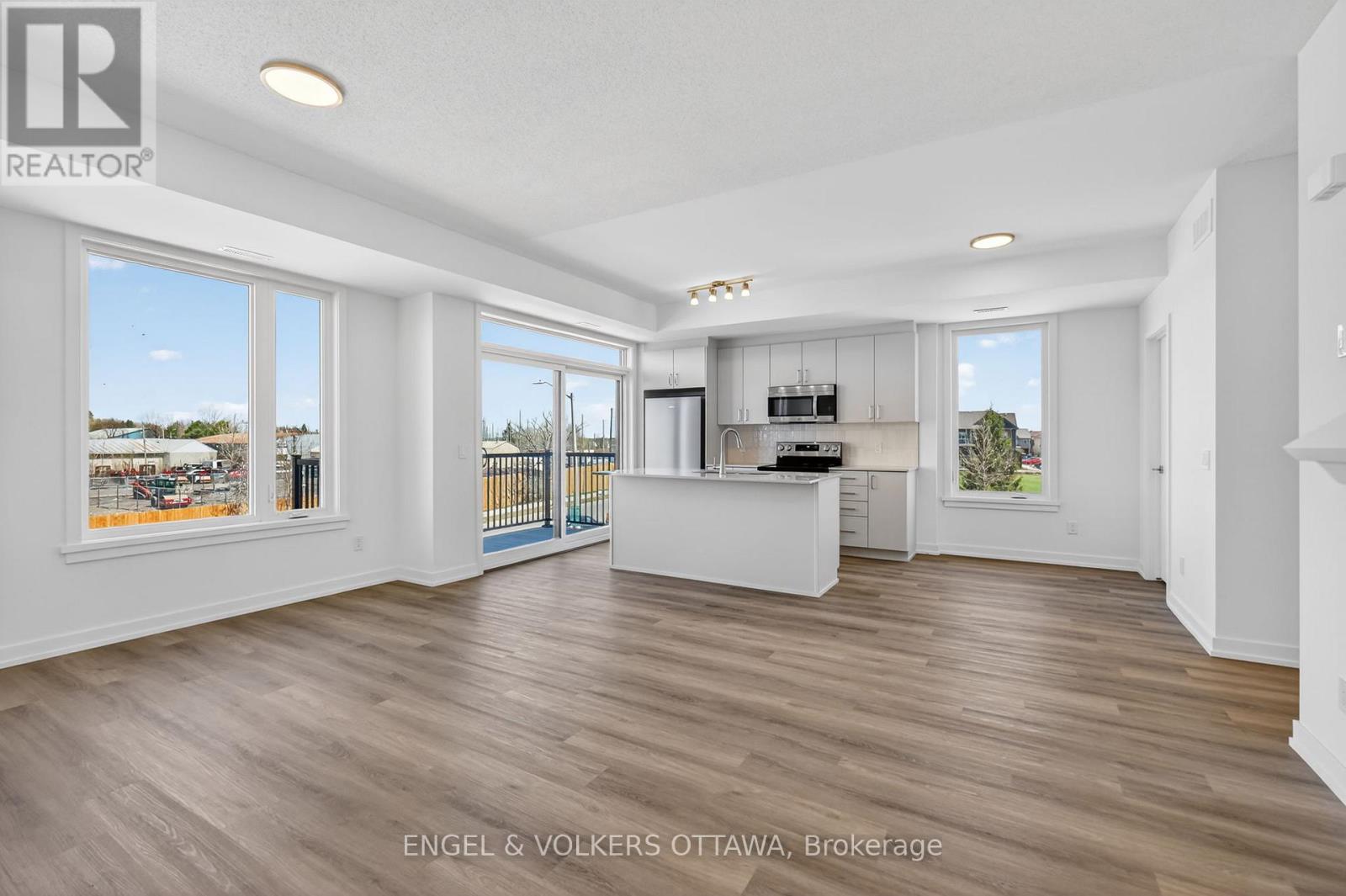 110 Stardust Private, Ottawa, Ontario  K1T 3W6 - Photo 11 - X13498642