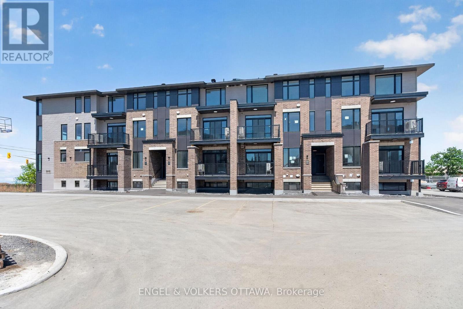 100 STARDUST PRIVATE, Ottawa, Ontario