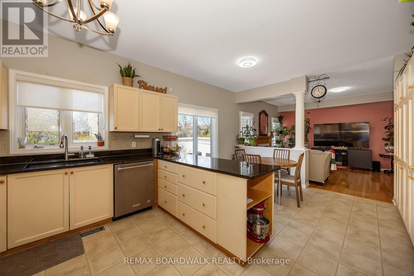 102 Mosswood Court, Ottawa, Ontario  K1V 0N6 - Photo 11 - X13498686