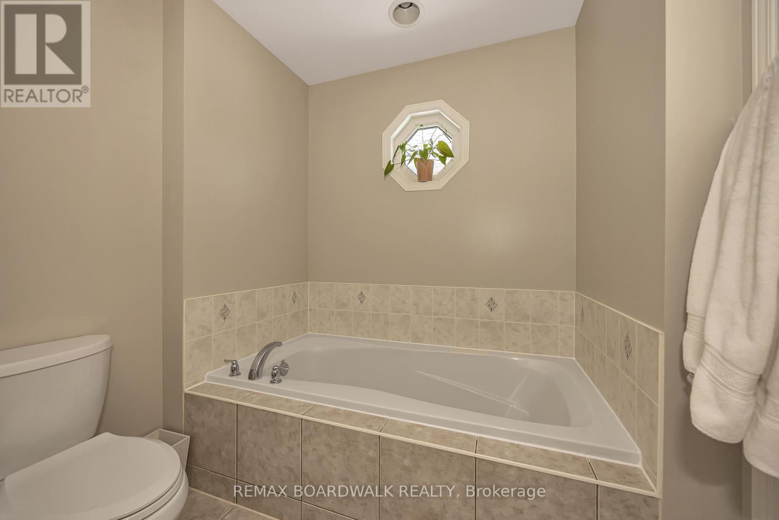 102 Mosswood Court, Ottawa, Ontario  K1V 0N6 - Photo 26 - X13498686