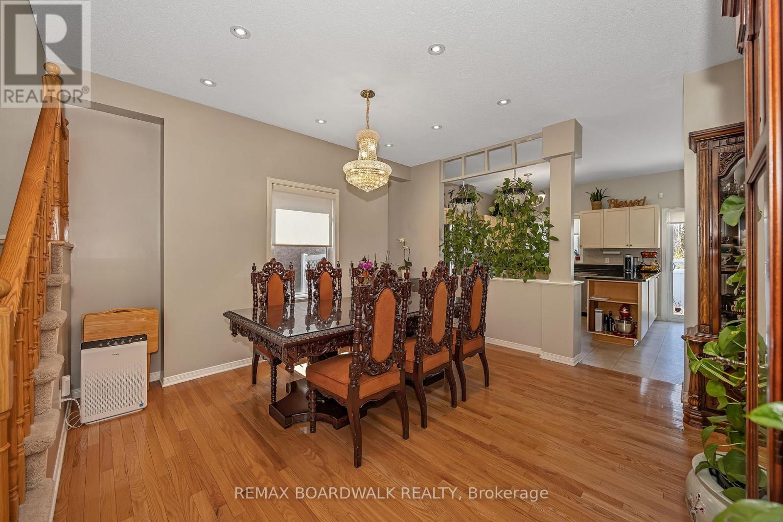 102 Mosswood Court, Ottawa, Ontario  K1V 0N6 - Photo 6 - X13498686