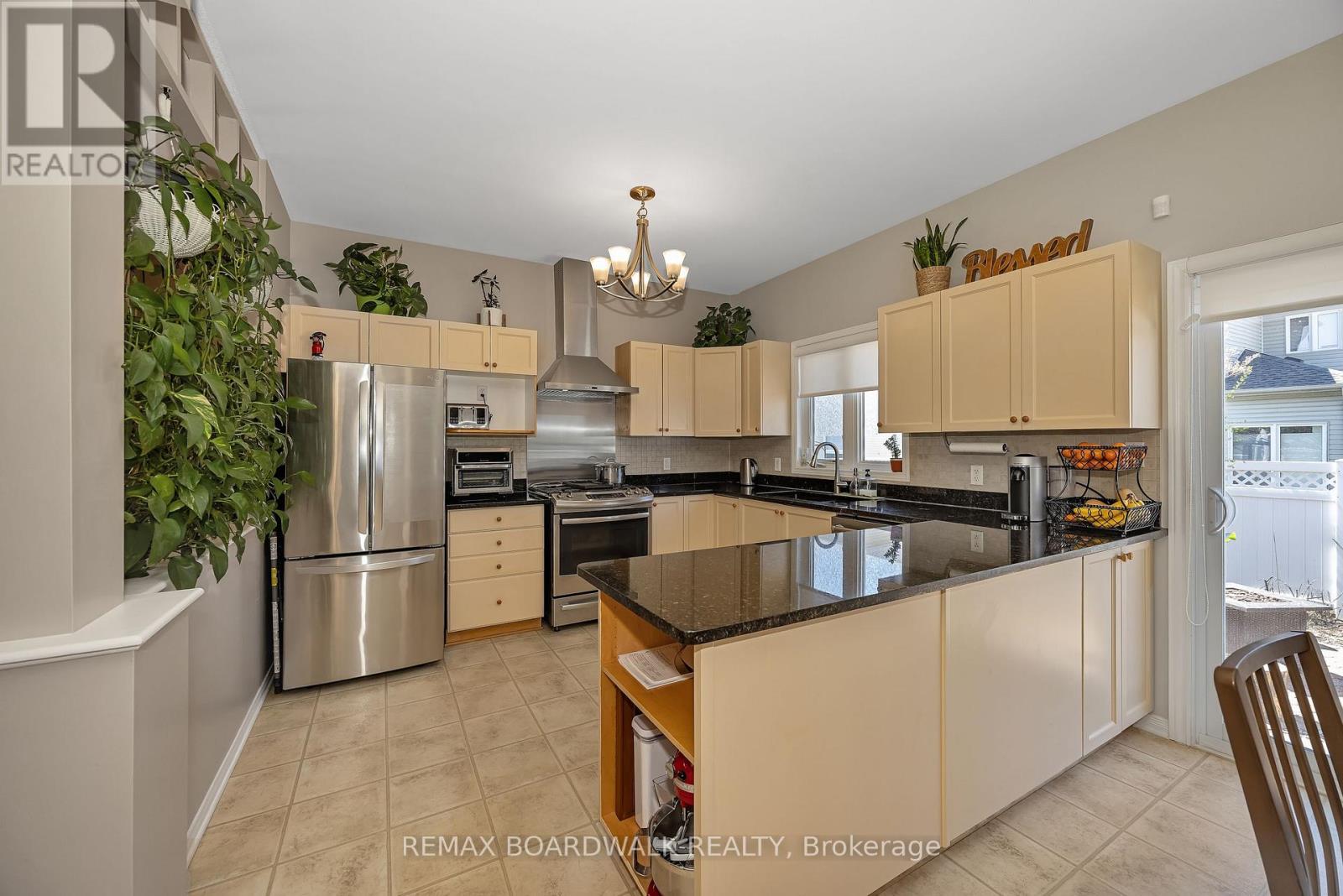 102 Mosswood Court, Ottawa, Ontario  K1V 0N6 - Photo 8 - X13498686