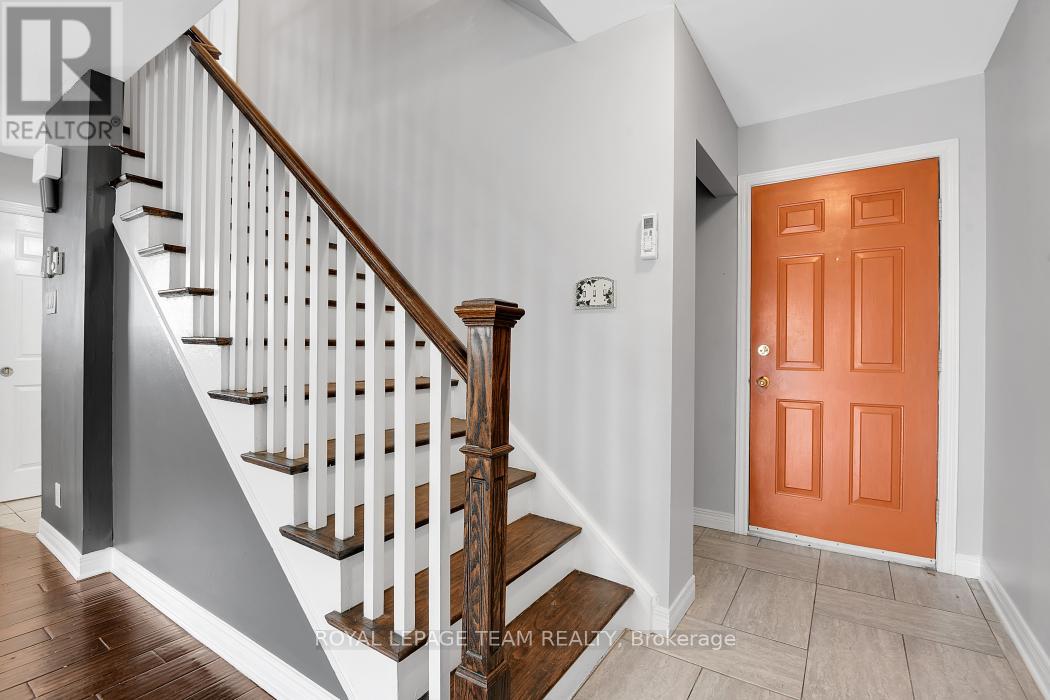 87 Grady Crescent, Ottawa, Ontario  K2H 5S2 - Photo 3 - X13498712