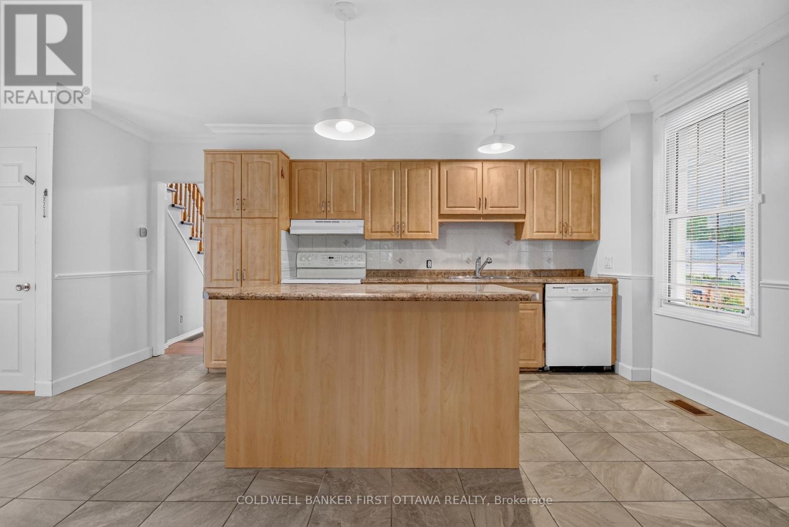 9 Maud Street, South Dundas, Ontario  K0C 1X0 - Photo 5 - X13499004