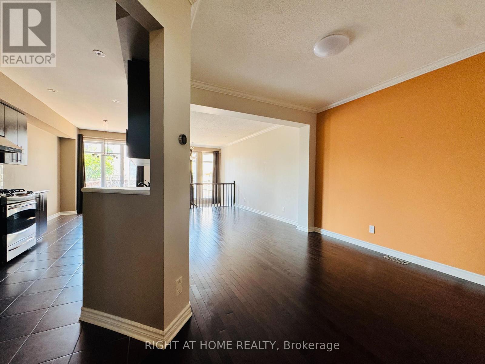 204 Badgeley Avenue, Ottawa, Ontario  K2T 0A4 - Photo 3 - X13499136