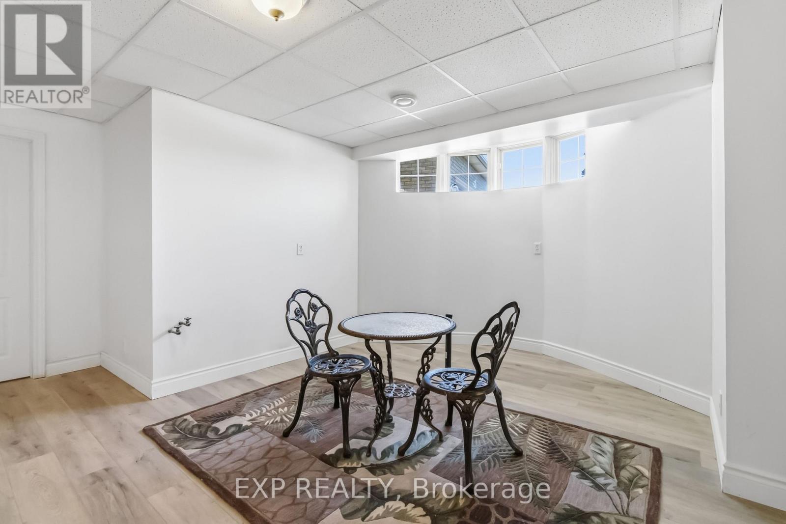 1401 Tamworth Court, Burlington, Ontario  L7P 4V3 - Photo 10 - W13499222