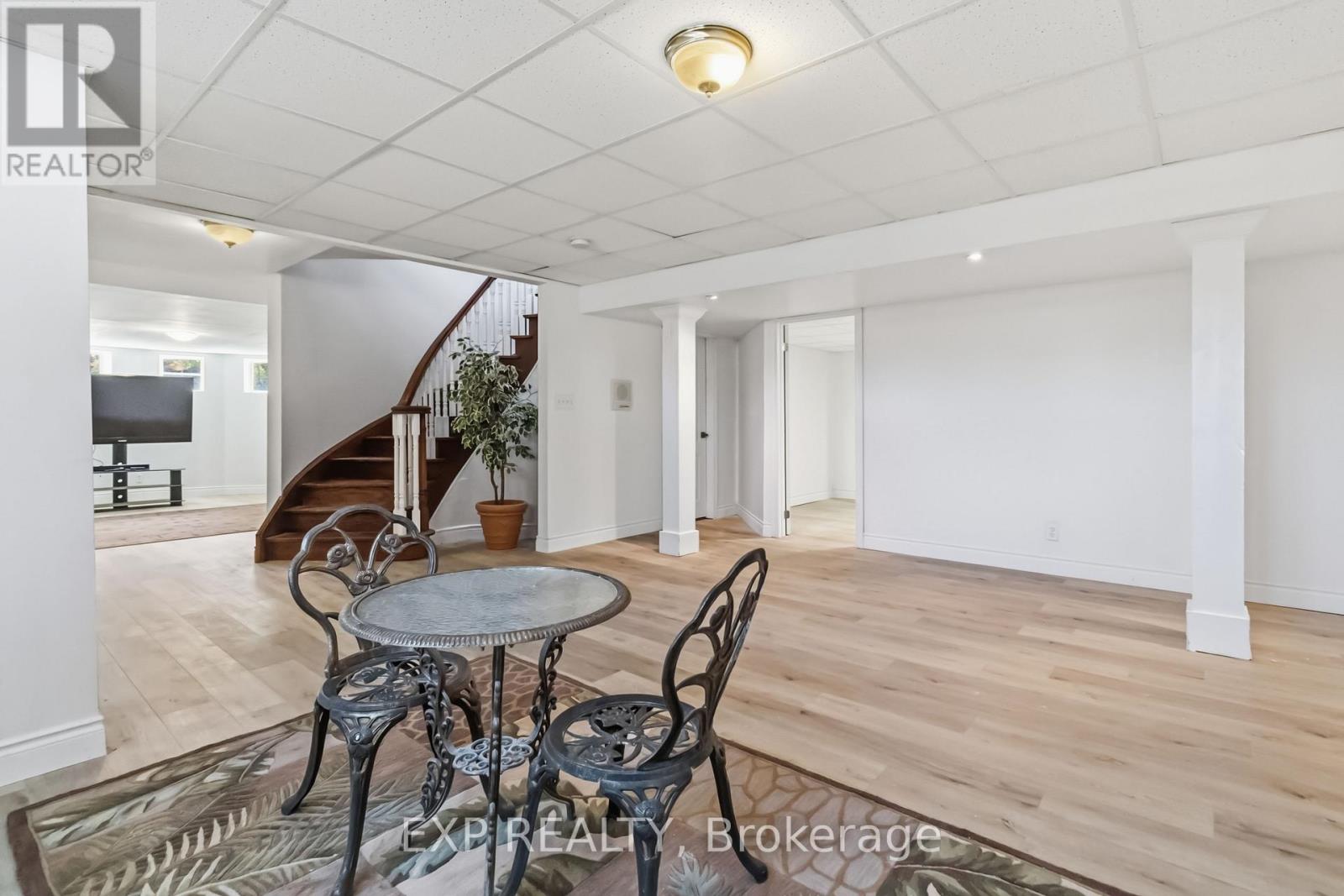 1401 Tamworth Court, Burlington, Ontario  L7P 4V3 - Photo 11 - W13499222