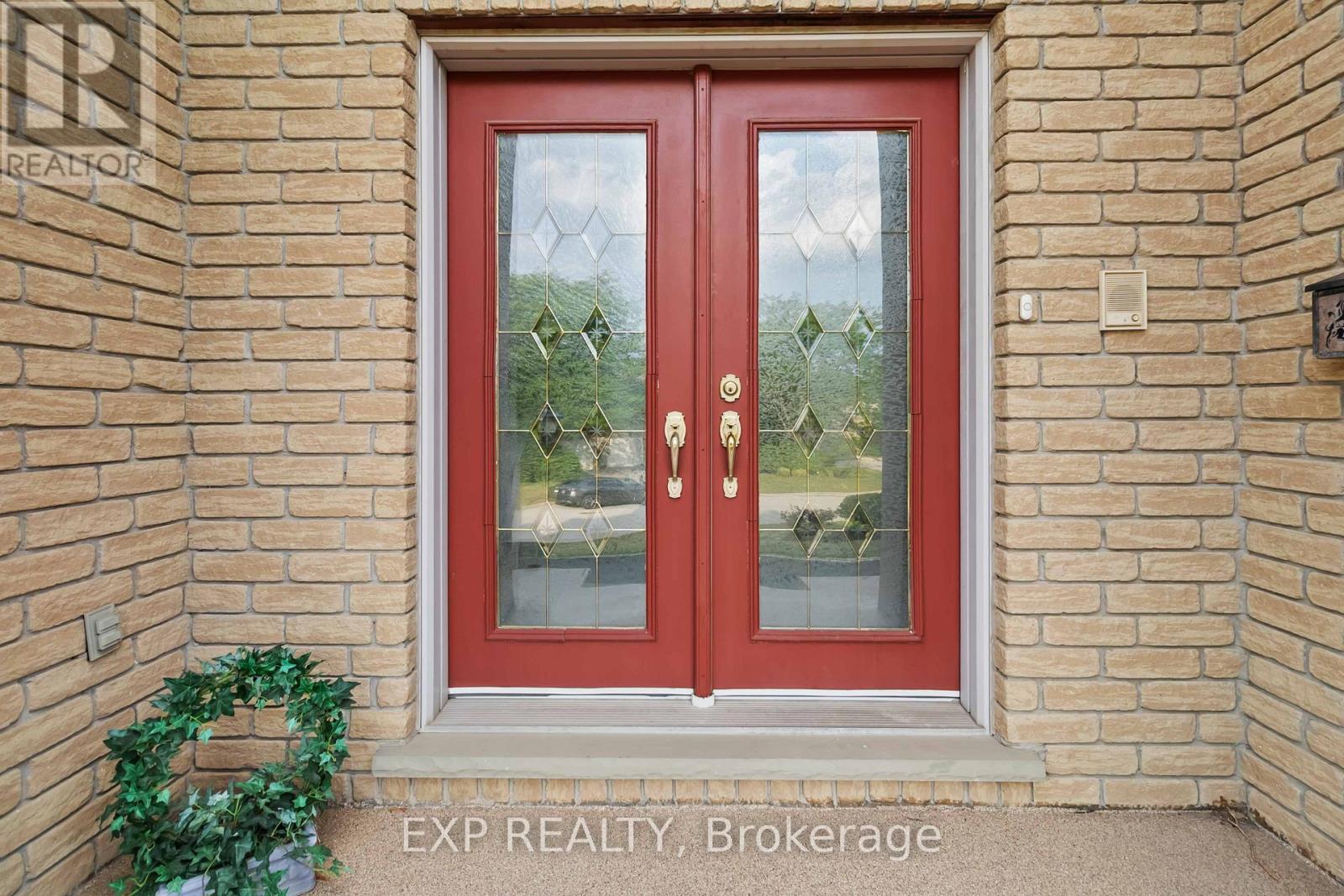 1401 Tamworth Court, Burlington, Ontario  L7P 4V3 - Photo 17 - W13499222