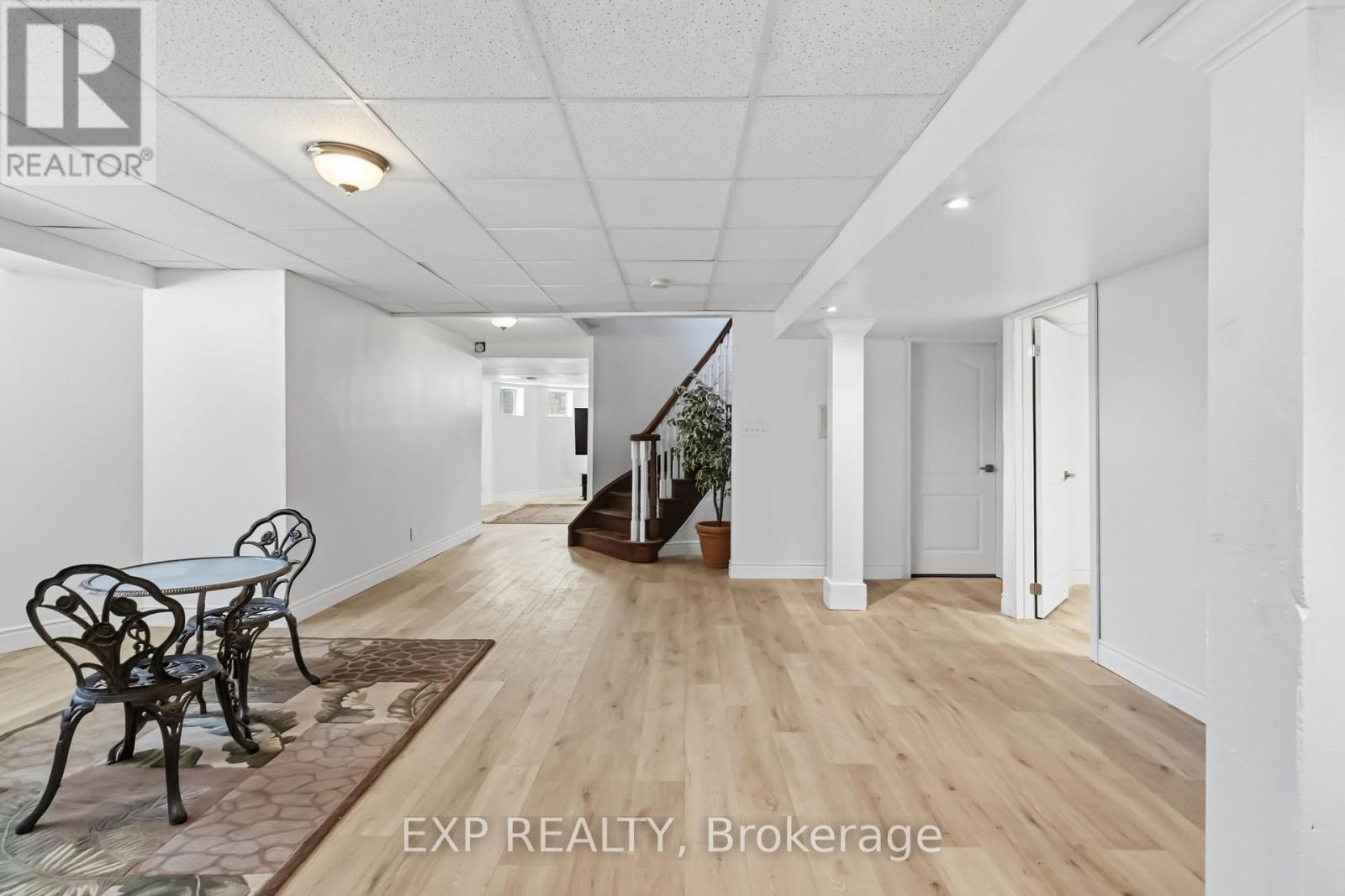 1401 Tamworth Court, Burlington, Ontario  L7P 4V3 - Photo 8 - W13499222