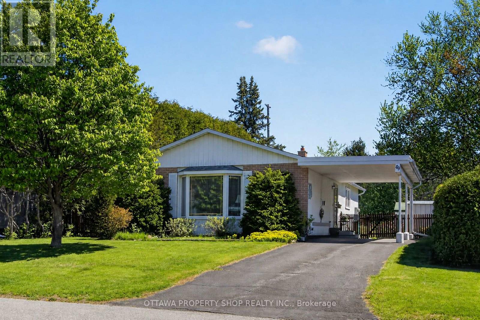 49 Country Lane, Ottawa, Ontario  K2L 1H9 - Photo 2 - X13499674