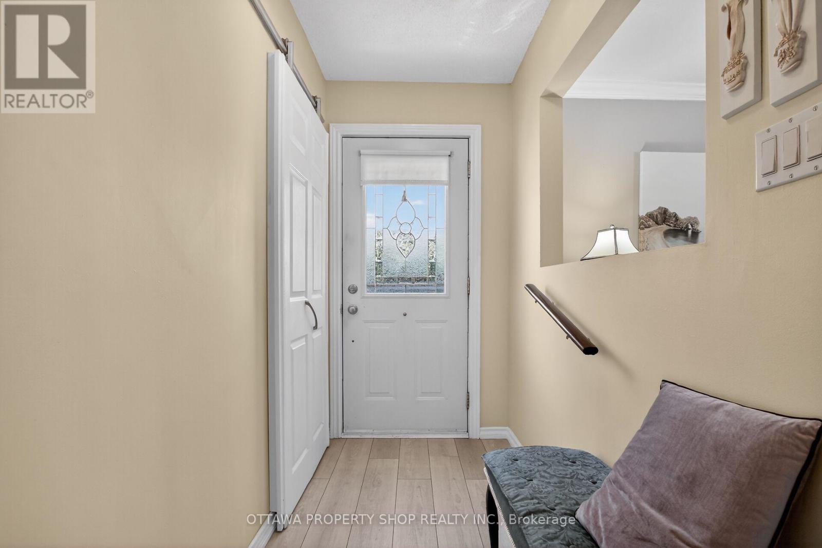 49 Country Lane, Ottawa, Ontario  K2L 1H9 - Photo 4 - X13499674