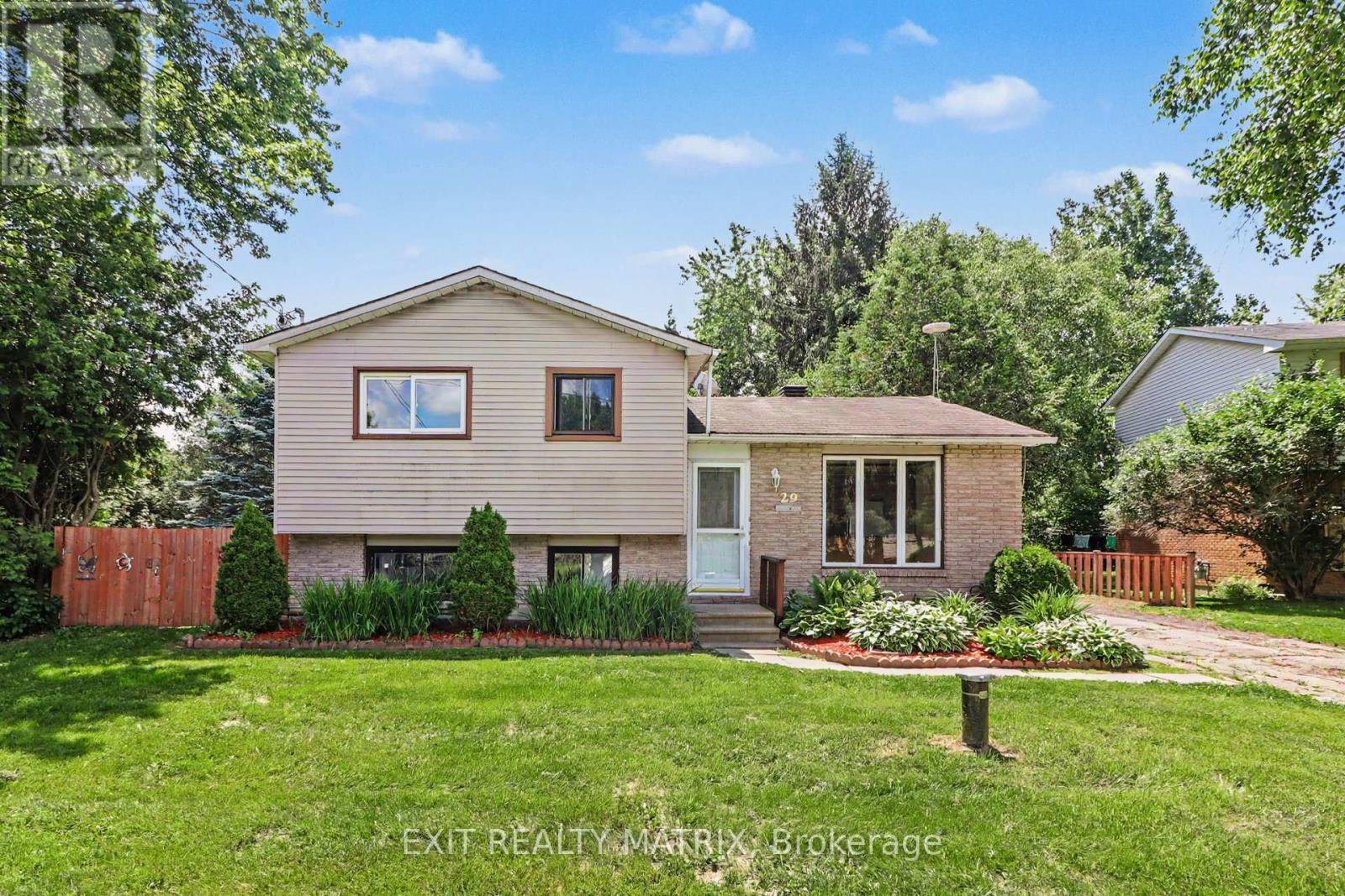 29 Louise Crescent, Russell, Ontario  K0A 1W0 - Photo 1 - X13500236
