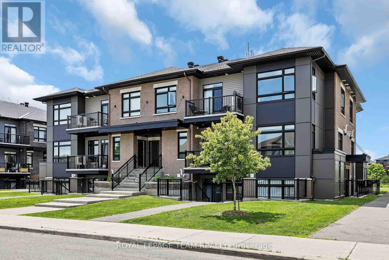 121 Fairweather Street, Ottawa, Ontario  K1T 0M8 - Photo 1 - X13500242