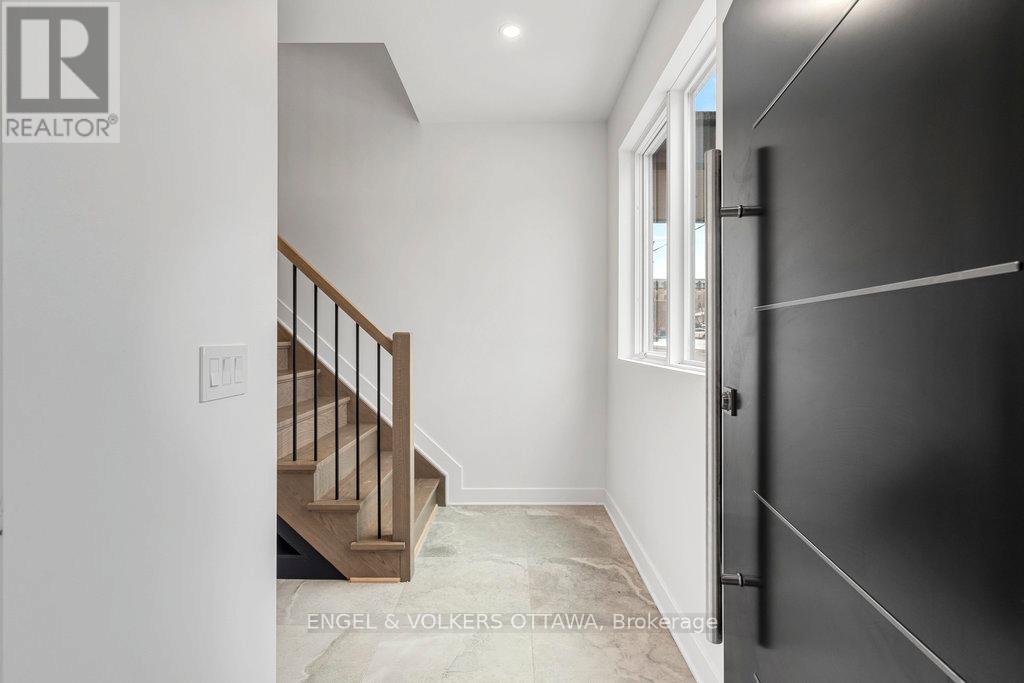 71 Parent Avenue, Ottawa, Ontario  K1N 0E6 - Photo 2 - X13500246