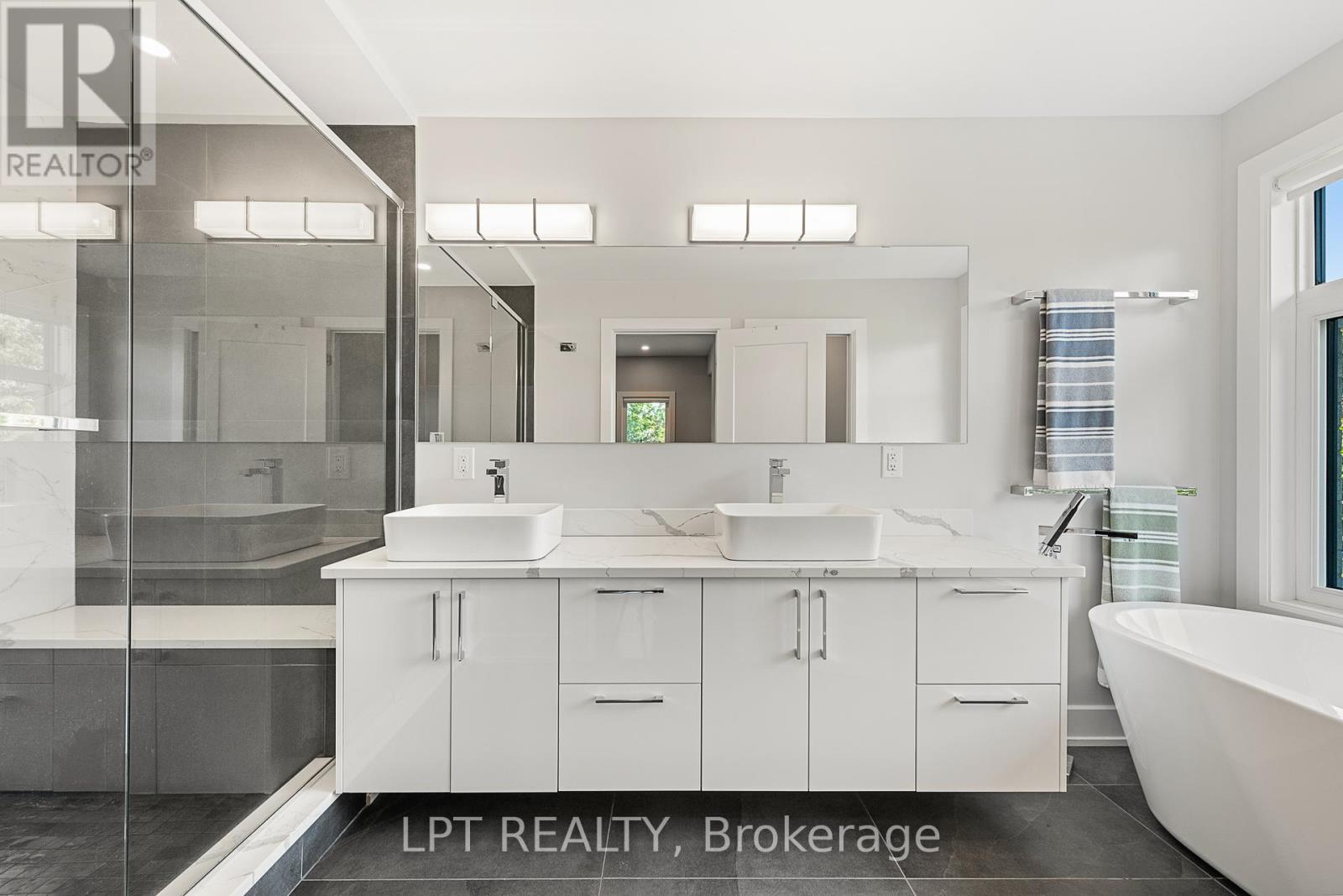 1740 St Barbara Street, Ottawa, Ontario  K1T 1M2 - Photo 20 - X13500362