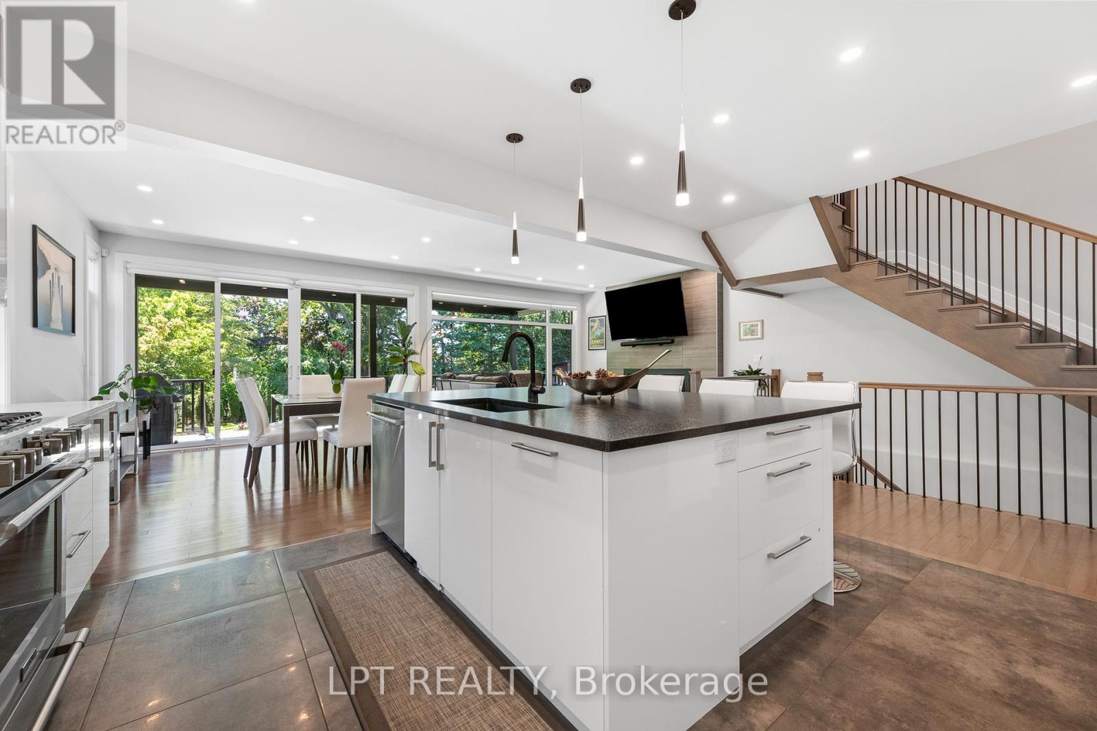 1740 St Barbara Street, Ottawa, Ontario  K1T 1M2 - Photo 9 - X13500362