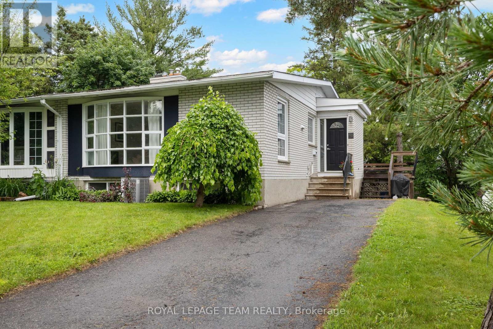 40 Woodmount Crescent, Ottawa, Ontario  K2E 5R1 - Photo 1 - X13500470