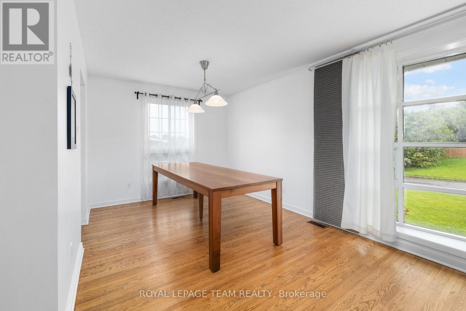 40 Woodmount Crescent, Ottawa, Ontario  K2E 5R1 - Photo 8 - X13500470