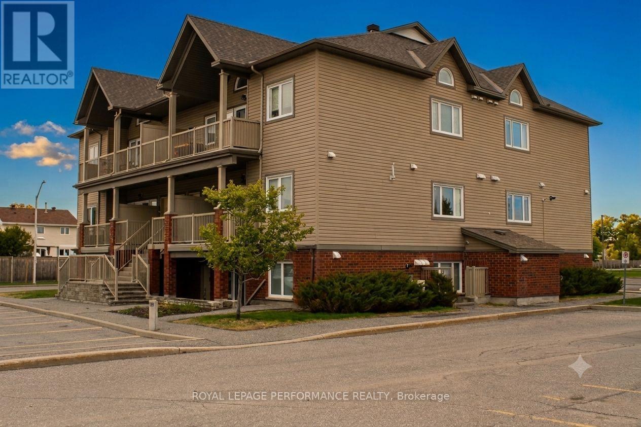 B - 135 Harthill Way, Ottawa, Ontario  K2J 5V1 - Photo 2 - X13500506