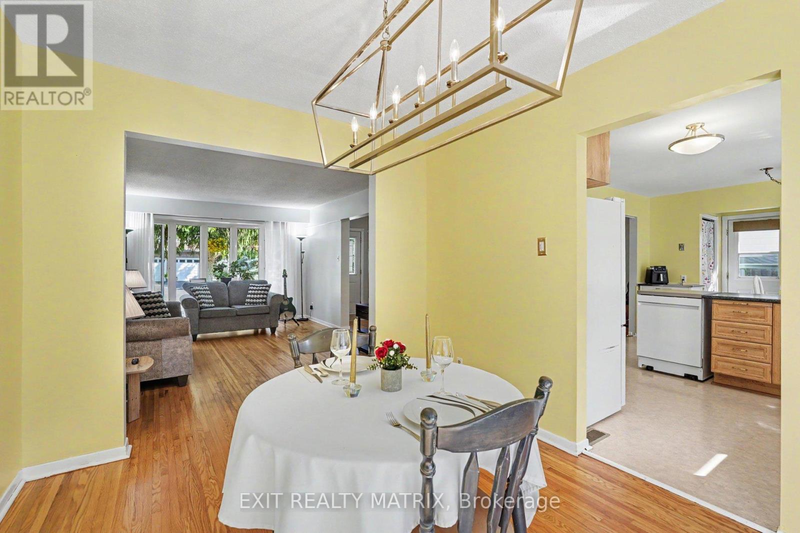 18 Highpark Crescent, Ottawa, Ontario  K1B 3G8 - Photo 12 - X13501090