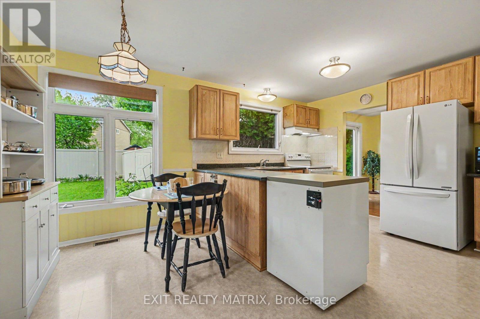 18 Highpark Crescent, Ottawa, Ontario  K1B 3G8 - Photo 13 - X13501090